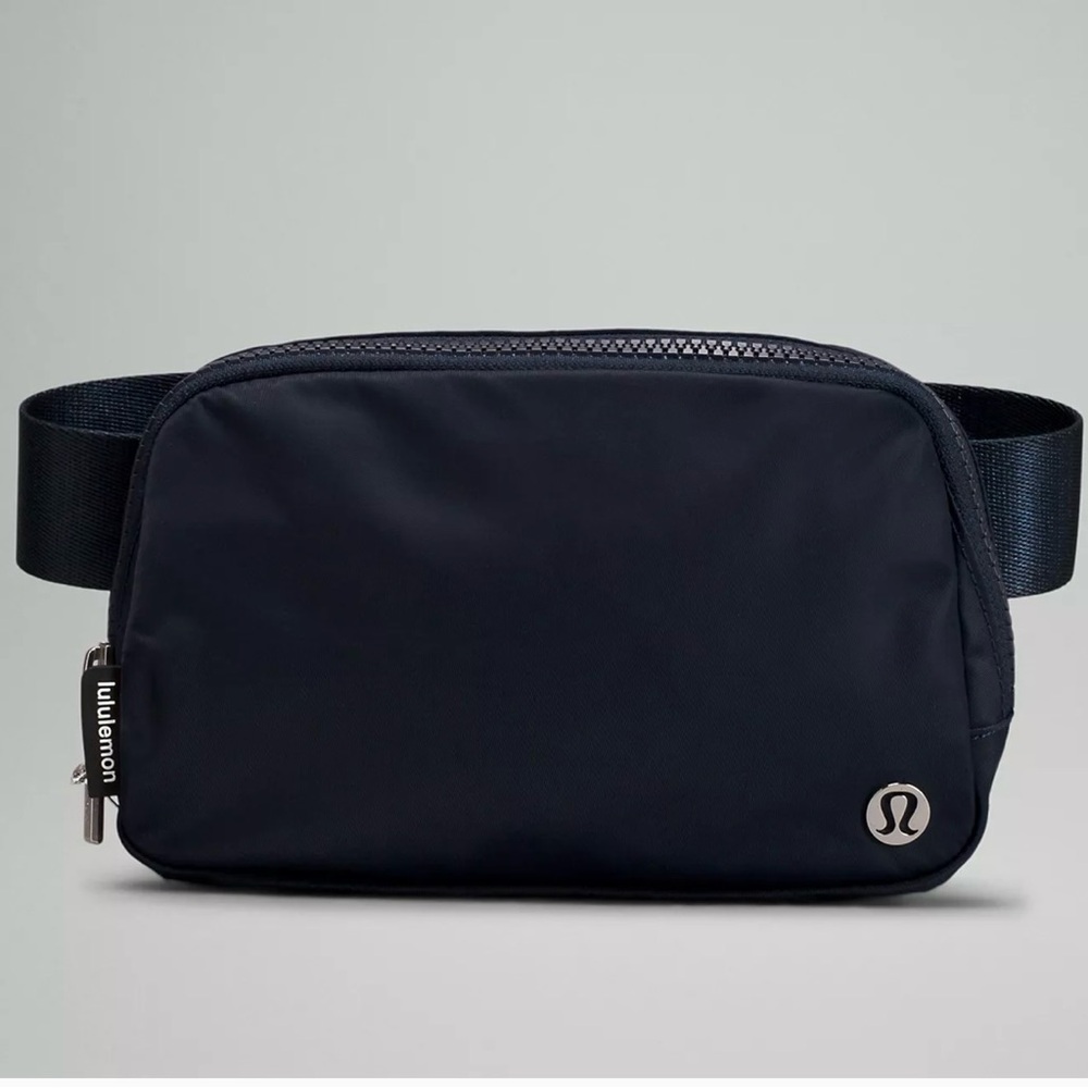 Lululemon Classic Everywhere Belt Bag 1L Black Crossbody NWOT